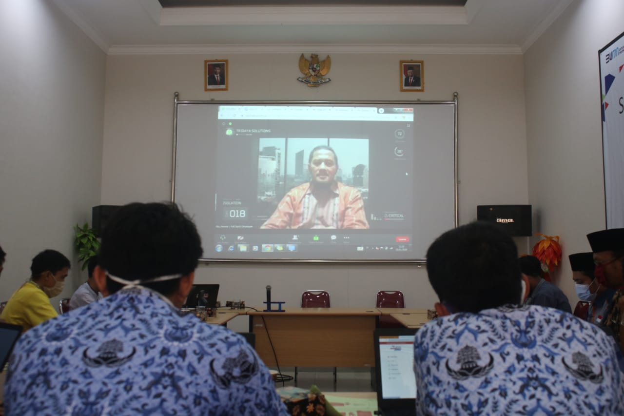 pertamina lubricants berikan pelatihan aplikasi enduro home service ke guru smk