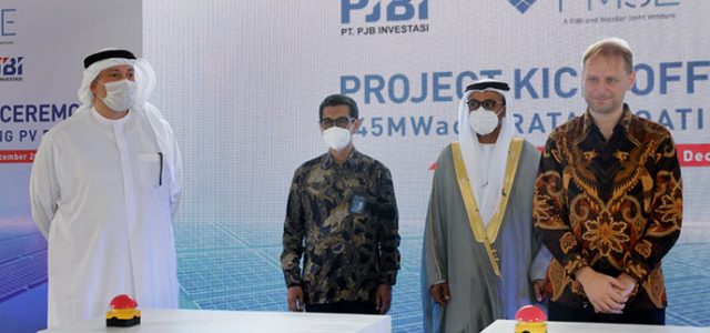 Kerja Sama dengan UEA, PJB Resmi Mulai Bangun PLTS Terapung Cirata