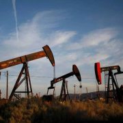 Stok Amerika Menyusut Melebihi Ekspektasi, Minyak Dunia Kembali Naik