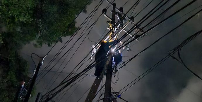 Perlancar Koordinasi Penanganan Pasca Gempa Sulbar, PLN Pasang Telepon Satelit