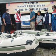Direksi Pertamina Grup Serahkan Ribuan Paket Bantuan ke Pengungsi Kalsel