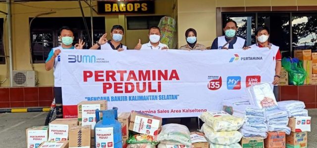 Pertamina Bantu Ratusan Paket Sembako untuk Korban Banjir di Kalsel