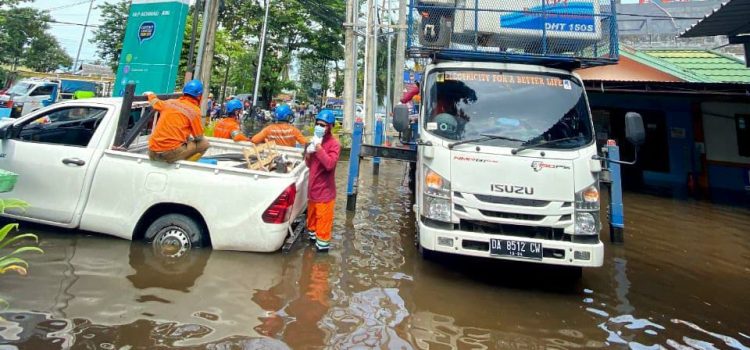 PLN Kerahkan Personil dan Armada Tambahan di Kalsel