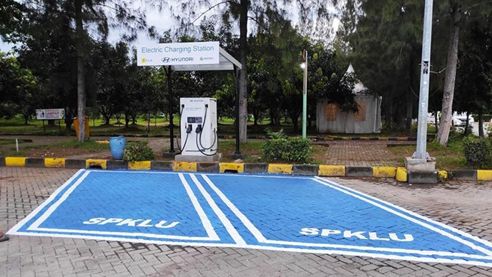 Dukung Program KBLBB, SPKLU Dibangun di Rest Area