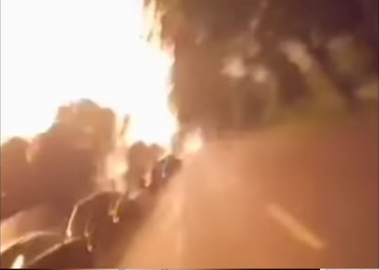 kilang minyak pertamina di balongan meledak dan terbakar