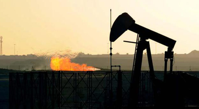 OPEC+ Lanjutkan Pemotongan Pasokan, Harga Minyak Kembali Menguat 