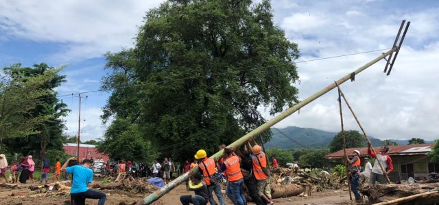 PLN Berhasil Perbaiki 359 Gardu Listrik Akibat Badai di NTT
