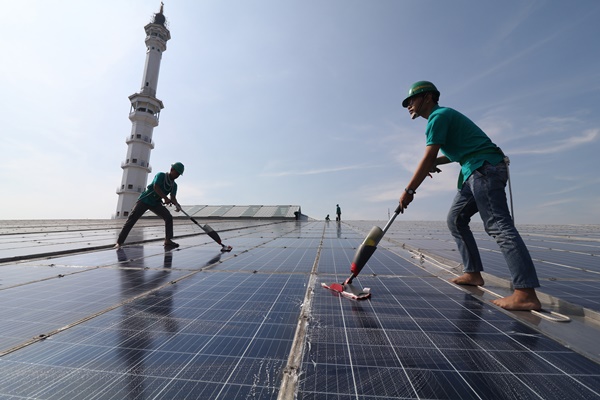 PTBA Bakal Garap Proyek PLTU dan PLTS