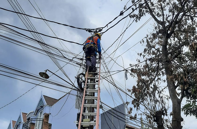 PLN Atasi Listrik Padam Akibat Cuaca Ekstrem di Yogyakarta