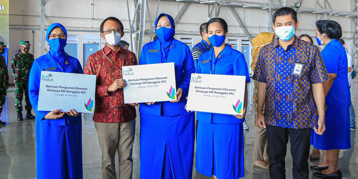 keluarga korban kri nanggala 402 dapat bantuan dari pln