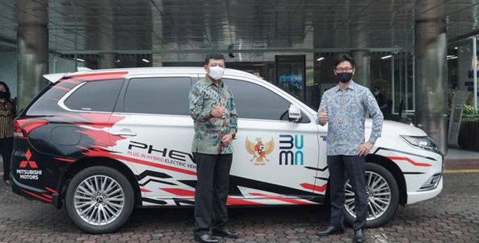 Mistubishi Hibahkan 1 Mobil Listrik Kepada Kementerian BUMN