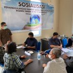 pertamina salurkan dana perbaikan fasum fasos terimbas kebakaran kilang balongan