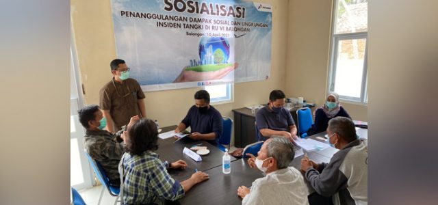 Pertamina Salurkan Dana Perbaikan Fasum Fasos Terimbas Kebakaran Kilang Balongan