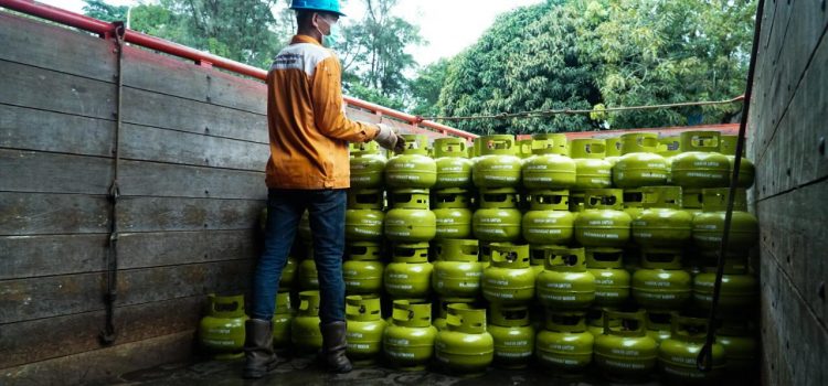 Pertamina Salurkan LPG ke Lokasi Terdampak Banjir