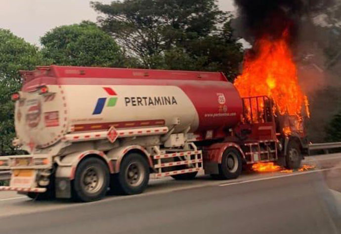 Api Sudah Padam, Pertamina Pastikan Penyaluran BBM Aman