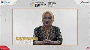 Direktur Utama Pertamina Nicke Widyawati memberikan sambutan melalui daring dalam acara Pertamina Investor Day 2021 bertema Energizing Sustainable Growth, pada Rabu (23/6/2021) di Kantor Pusat Pertamina. (Dok/Pertamina)