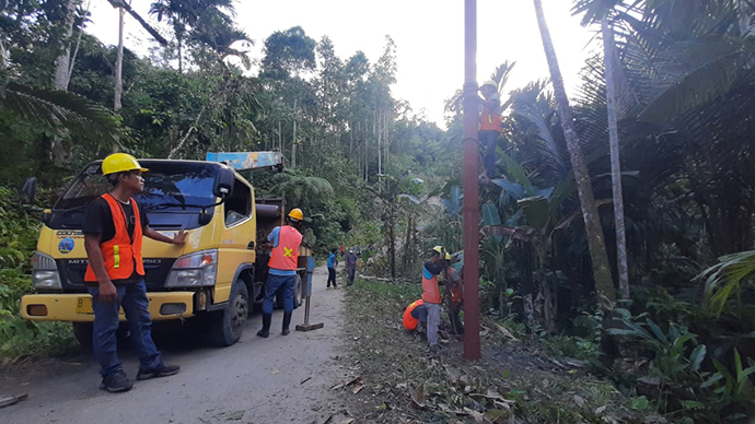 PLN Kucurkan Rp 11,35 Miliar untuk Listriki 10 Desa di Nias
