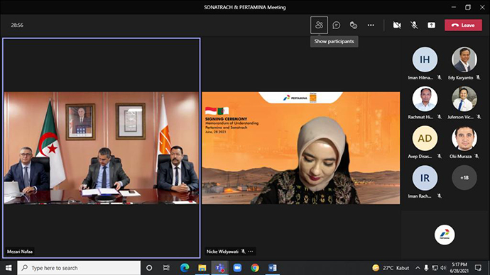 Jakarta - Direktur Utama Pertamina Nicke Widyawati dan Direktur Utama Sonatrach Hakkar Toufik menandatangani MOU antara PT Pertamina Persero dengan PT Sonatrach secara daring, pada Senin (28/6).