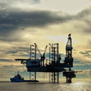 Harga Minyak Dunia Relatif Stabil
