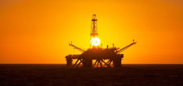 Lonjakan Kasus Corona Bikin Harga Minyak Anjlok Dua Persen