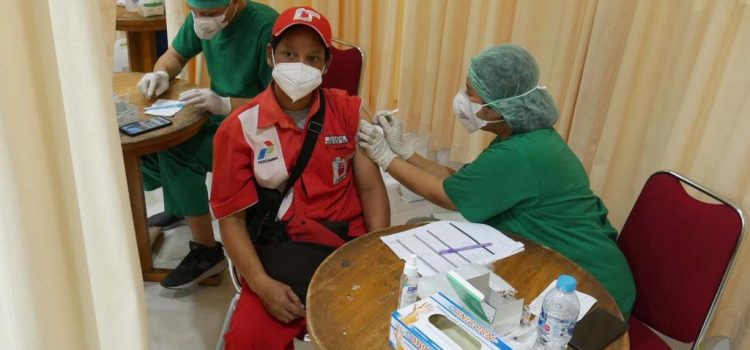 Petugas SPBU dan AMT Pertamina di Yogyakarta Ikut Program Vaksinasi