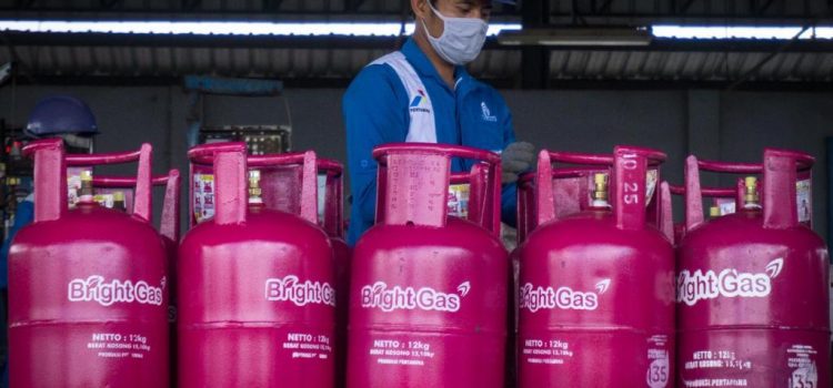 PPKM Darurat Diperpanjang, Bagaimana Stok BBM dan LPG?