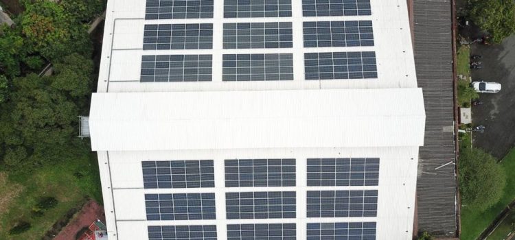 Keren Nih, Pertamina Bangun PLTS 1,34 MW di Kilang Cilacap