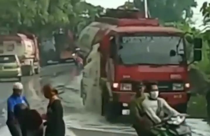 Truk Tangki