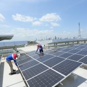 PNRE Pasang PLTS 500 MW di Area Operasi Pertamina, Pengamat: BUMN Lain Harus Ikut