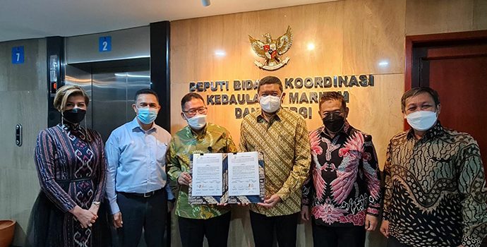 Lagi lagi Atap Gudang Dipasangi Panel Surya