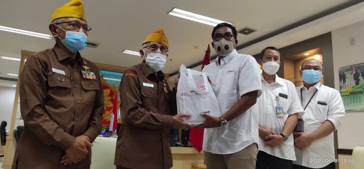 Pertamina Foundation dan Kostrad Bagikan 5 Ton Beras Untuk Para Veteran