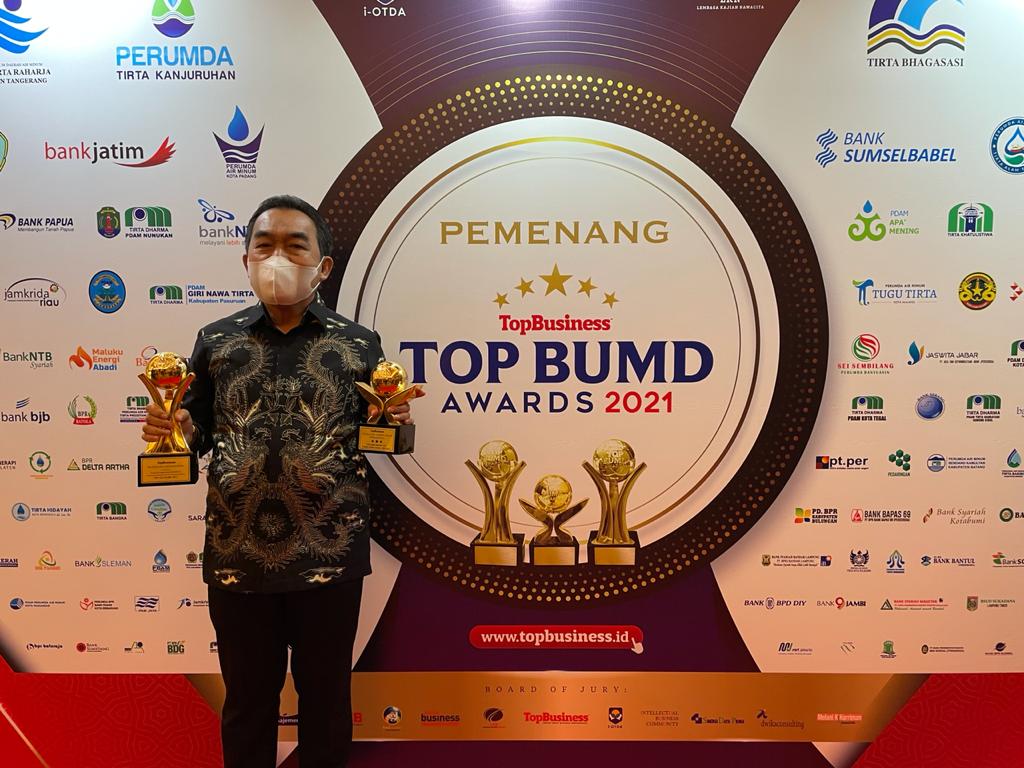 direktur pt mea raih penghargaan di top bumd award 2021