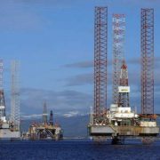Minyak Dunia Terkoreksi Lebih dari 3 Persen, Brent Sekarang USD81,99 Per Barel