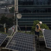 Pemasangan 350 PJUTS di Sumsel untuk Capai Target Net Zero Emission pada 2060