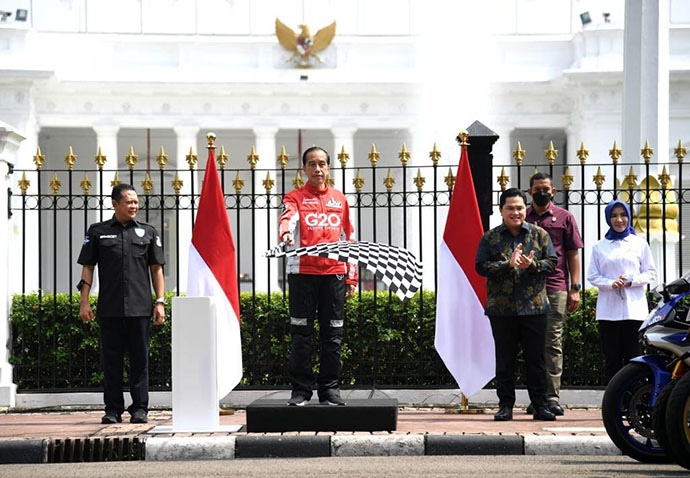 Presiden Jokowi Lepas Parade Pembalap Pertamina Grand Prix of Indonesia