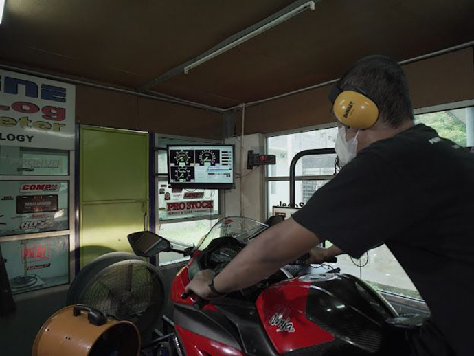 Pertamina Sukses Uji Coba Tahap Awal Produksi BBM dan Pelumas Khusus Racing