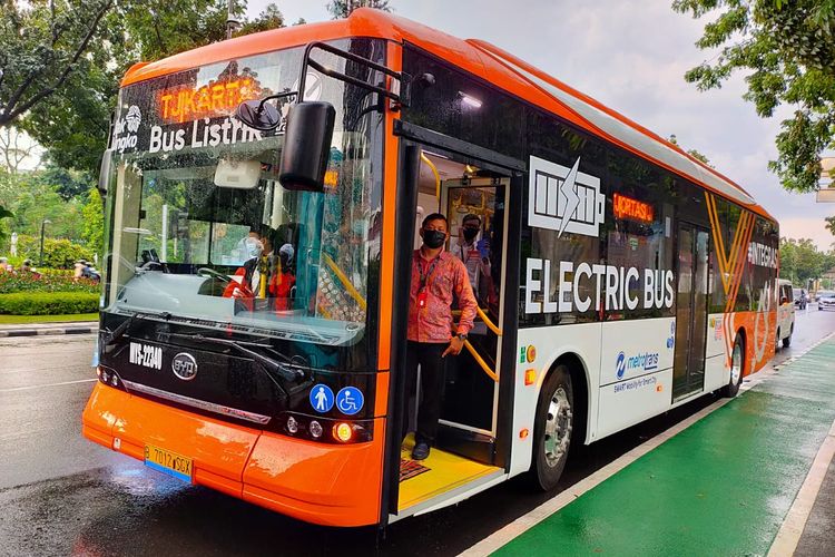 kepada investor dki tawarkan investasi pengadaan bus listrik
