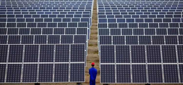 Capai Target 3,6 GW Pembangkit EBT, Pemerintah Dorong Pembangunan PLTS Atap