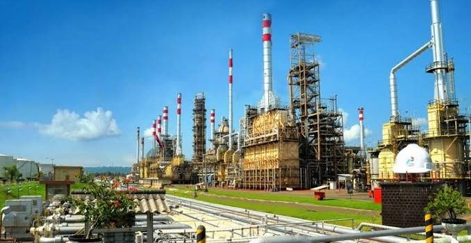 Inflasi Amerika dan Pemangkasan Proyeksi Ekonomi Oleh IMF Bikin Harga Minyak Terjun Bebas