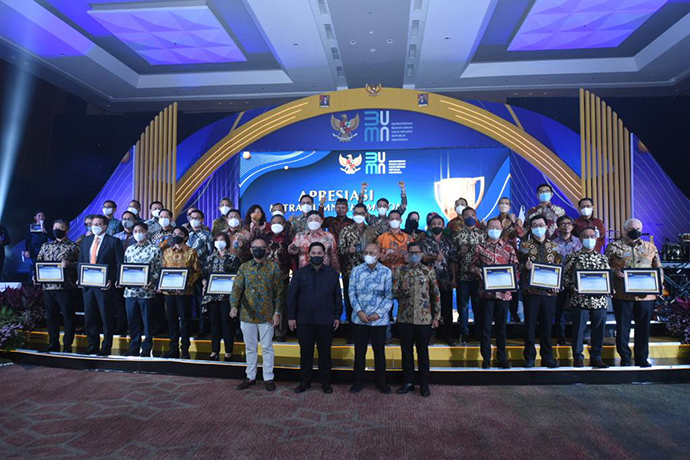 Sinergi BUMN dan Perusahaan Swasta, Pertamina Raih Dua Penghargaan Apresiasi Mitra BUMN Champion 2022