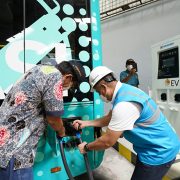 Pertama! SPKLU Ada Di Pool Transjakarta