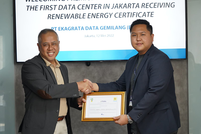 PLN Beri Layanan Sertifikat Energi Hijau 404 MWh ke Perusahaan Data Center