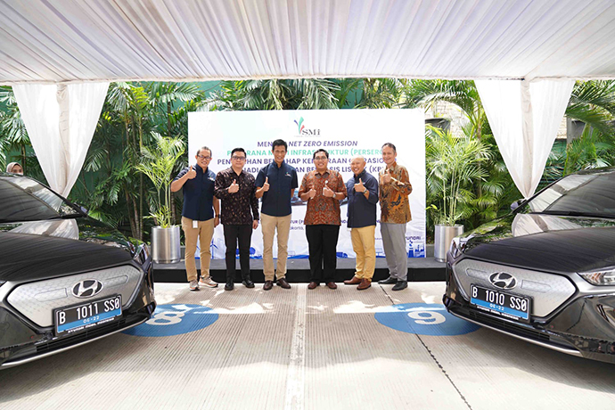 PT SMI Mulai Beralih ke Kendaraan Listrik