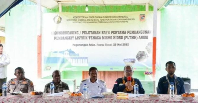 Implementasi Program Dedieselisasi PLTD, Pemerintah Bangun PLTMH di Pegunungan Arfak
