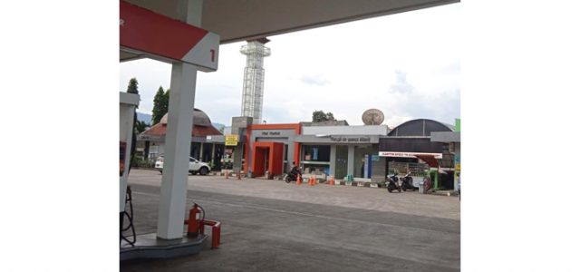 Nikmati Sensasi Beli BBM Sambil Berendam di Kolam Air Panas