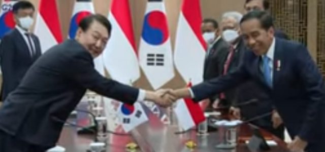 Jokowi Apresiasi Korsel Investasi EBT Hingga Ekosistem Mobil Listrik Di RI