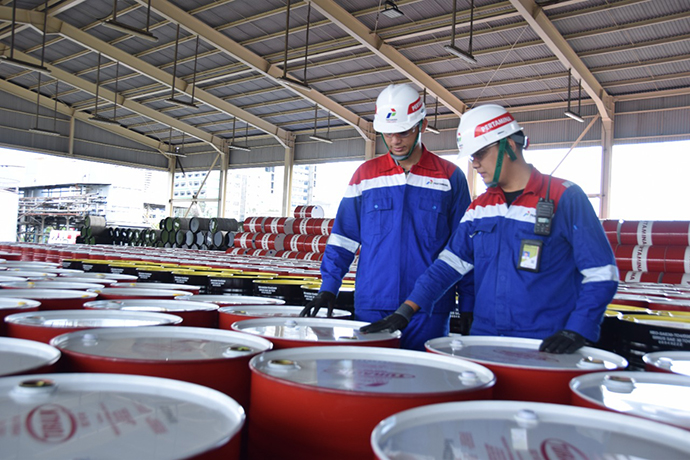 Pelumas Pertamina: Solusi Efisiensi Industri Manufaktur Nasional