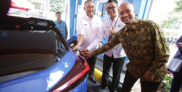 Hadirkan 2 SPKLU di Kantor BNI, PLN Percepat Ekosistem Kendaraan Listrik