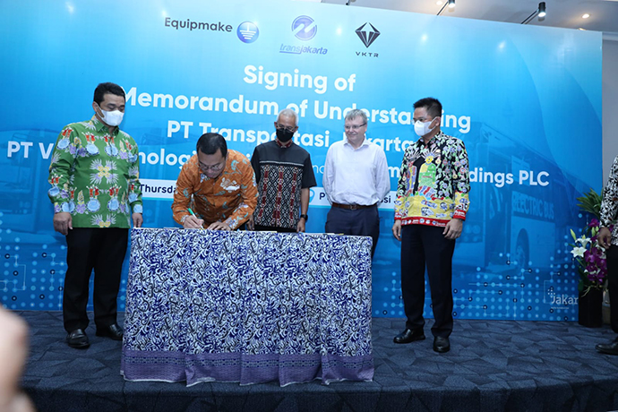 Transjakarta Gandeng VKTR Ubah Bus Diesel Menjadi Bus Listrik