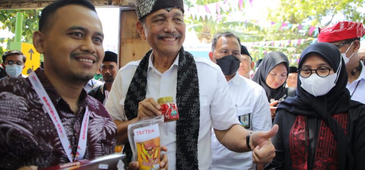 Luhut Sebut Jokowi “Hebat” Naikan Harga BBM